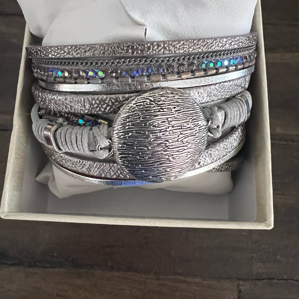 SAACHI Silver Textured Bracelet with Blue Highlights